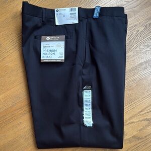Haggar Black Classic Fit flat front premium no iron Khaki Pants. 42x29